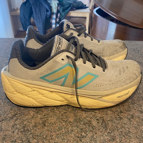 New Balance More V4 - Picture 1 of 4